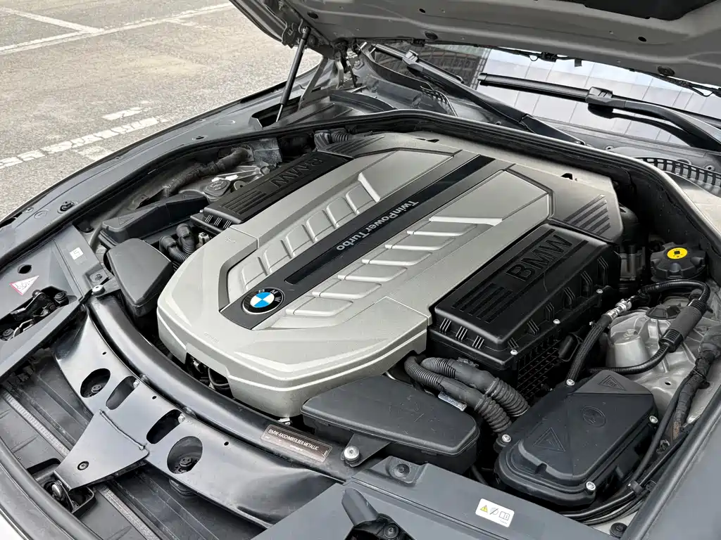 BMW 7 Series 2014 — фото 39