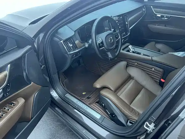 Volvo S90 2021