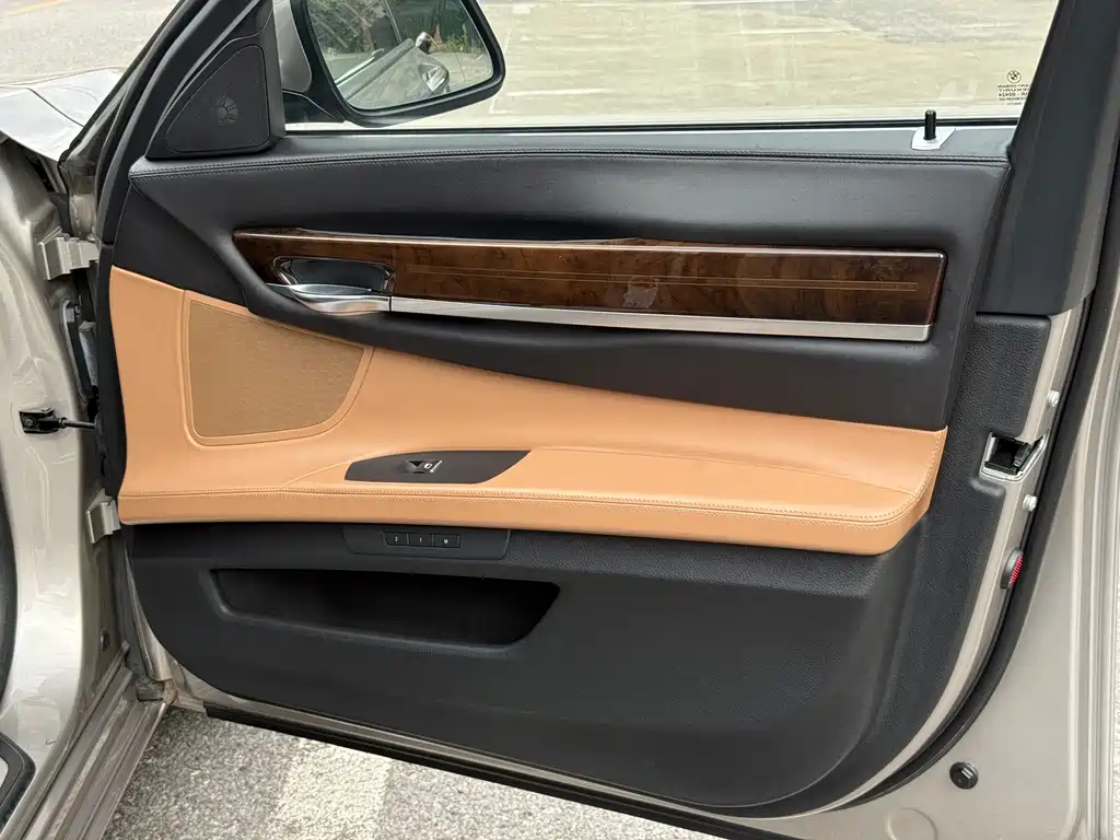 BMW 7 Series 2014 — фото 19