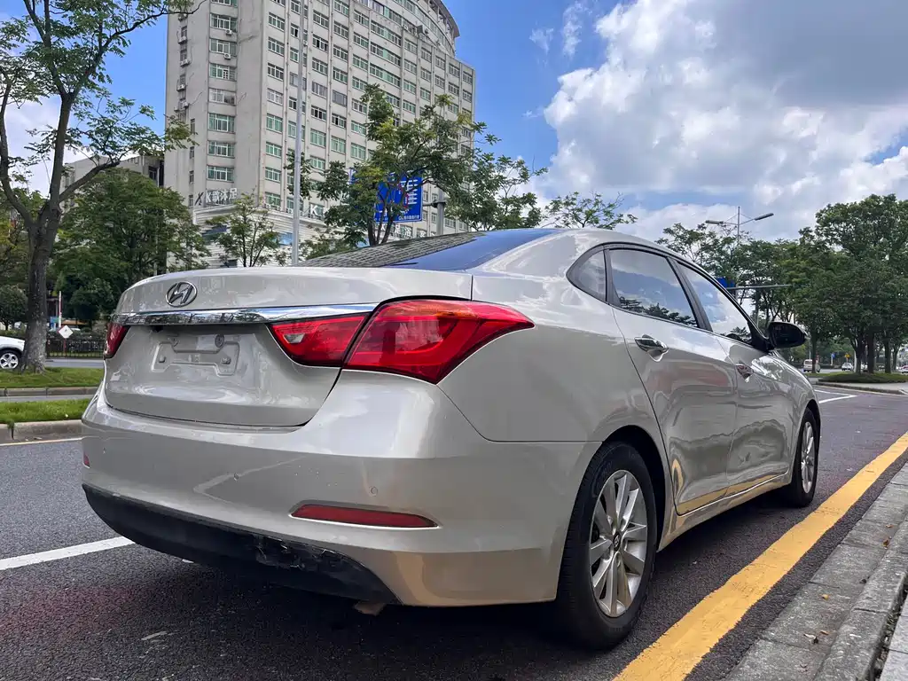 Hyundai Mistra 2014 — фото 12