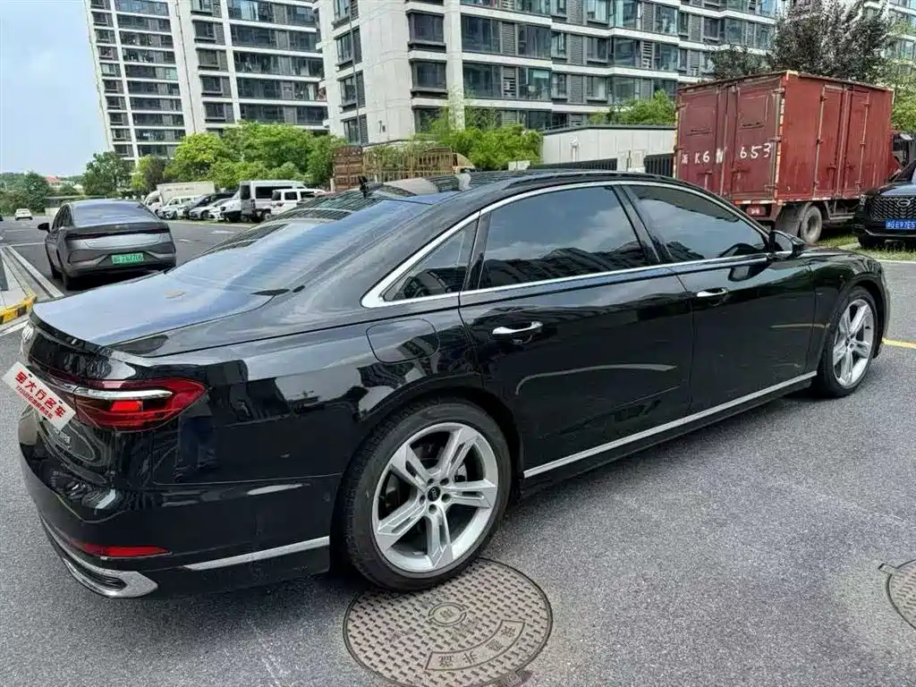 Audi A8 2023 — фото 2