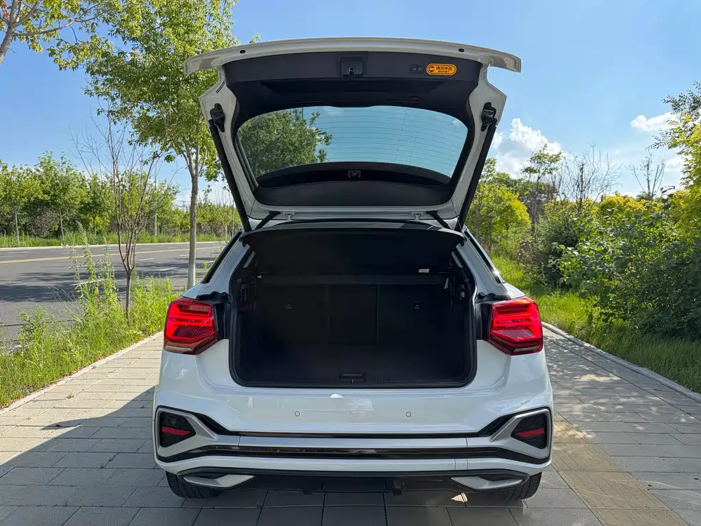 Audi Q2L 2023 — фото 21