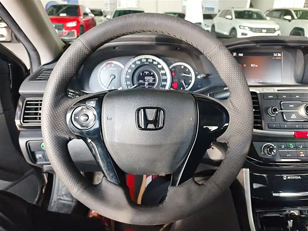 Honda Accord 2017 — фото 11