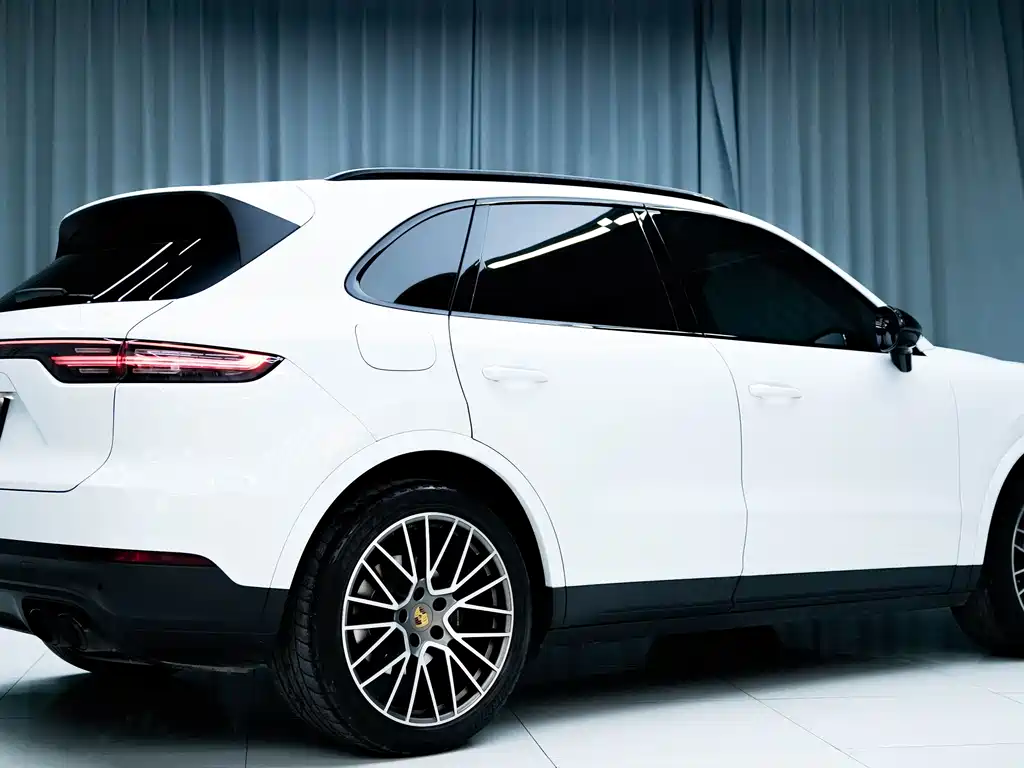 Porsche Cayenne 2023 — фото 4