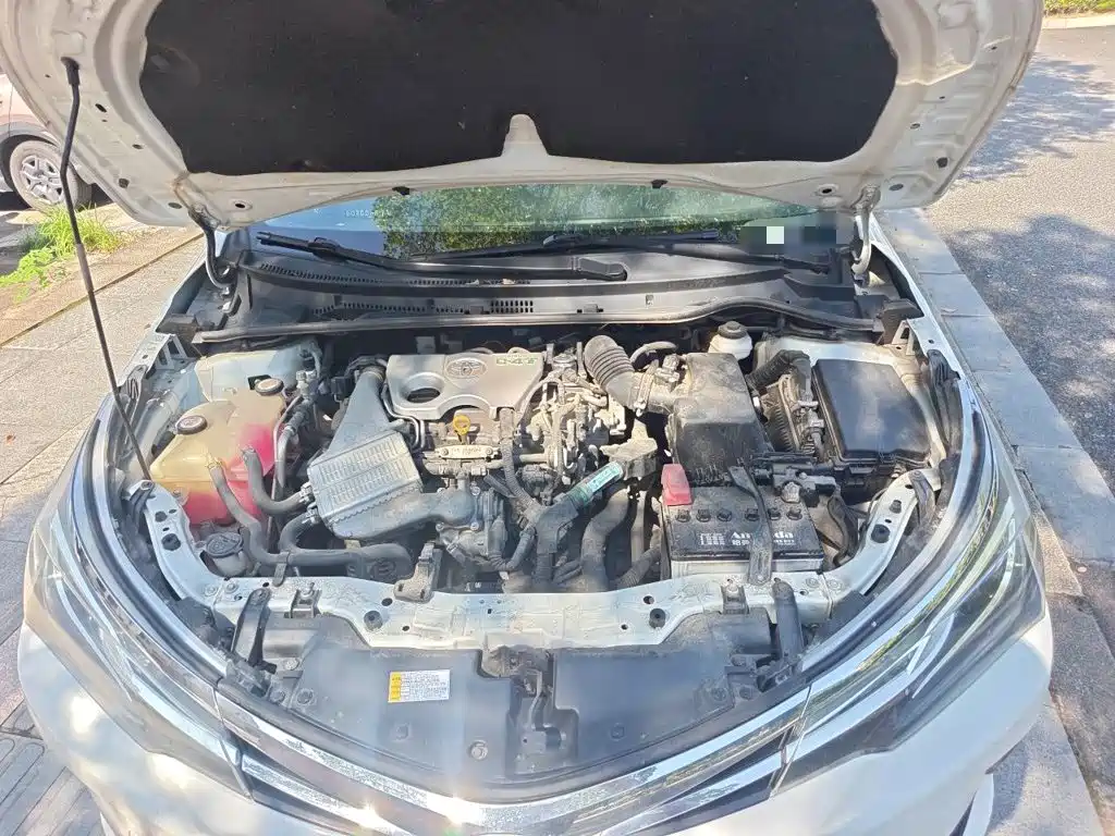 Toyota Corolla 2018 — фото 16