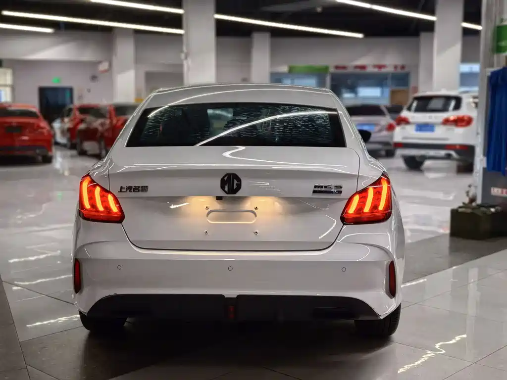 MG MG5 2022