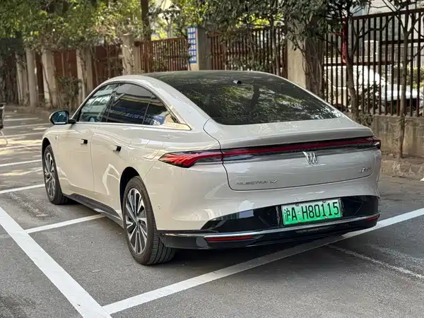 Buick Zhijing L7 2025