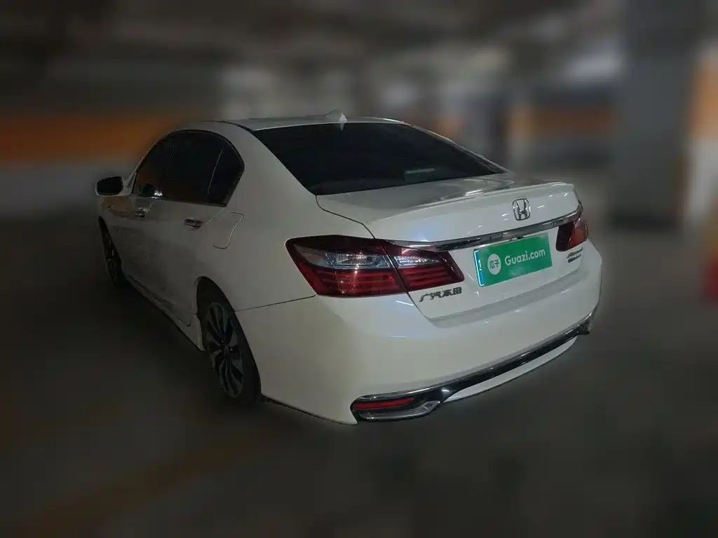 Honda Accord 2017 — фото 25