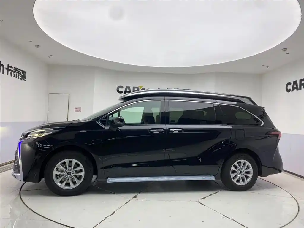 Toyota Granvia — фото 9