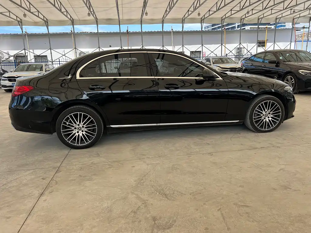 Mercedes-Benz C-Class 2024 — фото 12