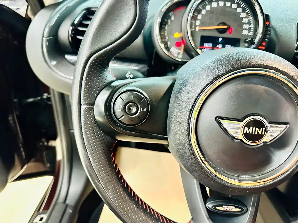 MINI Clubman 2017 — фото 42