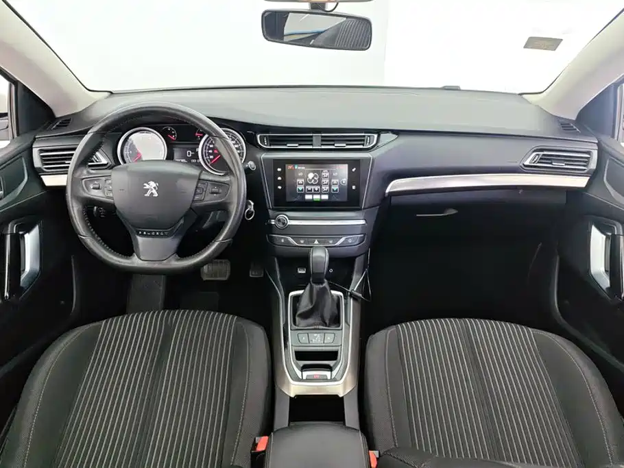 Peugeot 408 2015 — фото 12
