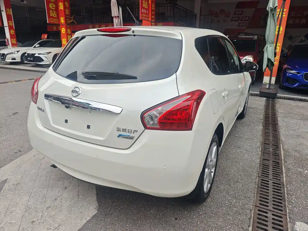 Nissan Tiida 2012
