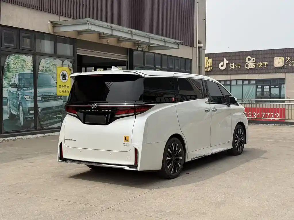 Toyota Vellfire 2023 — фото 4