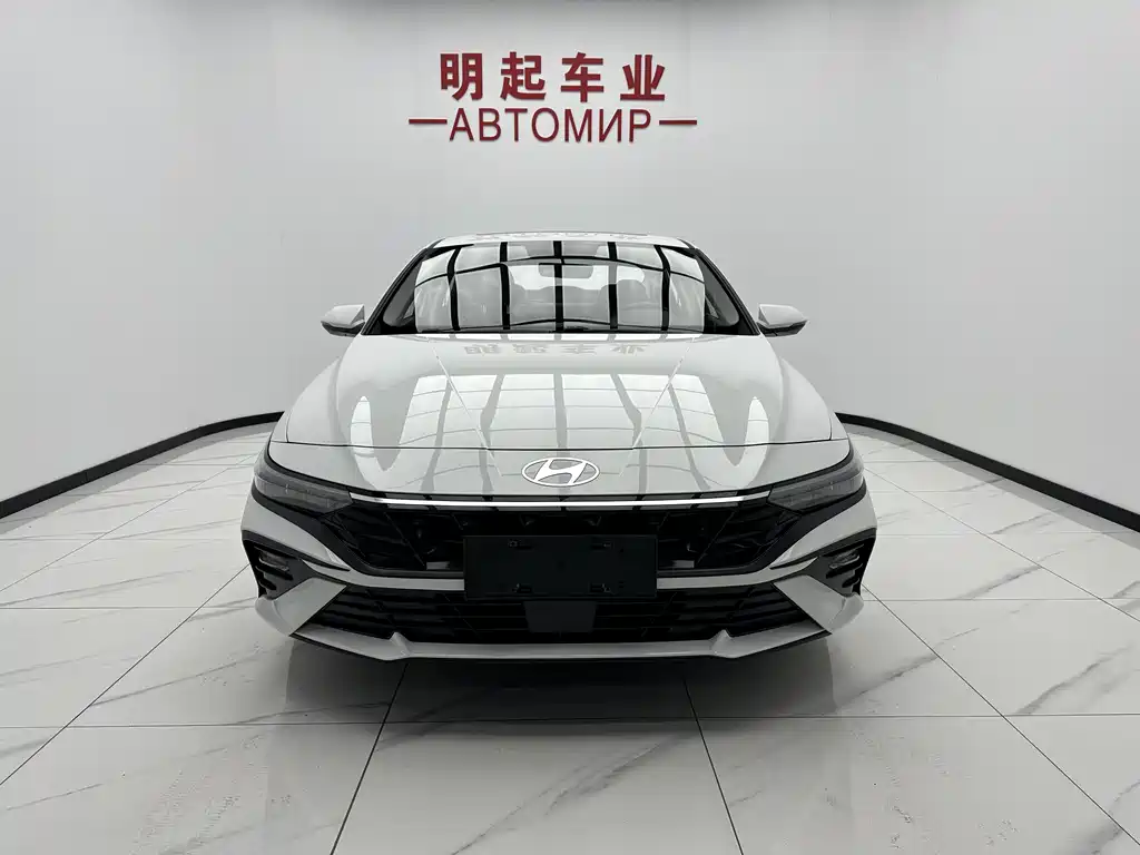 Hyundai Elantra 2023 — фото 2