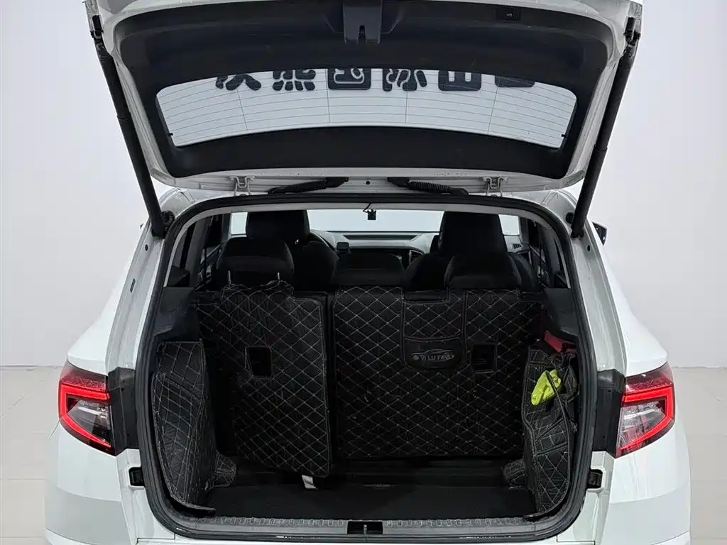 Skoda Karoq 2023 — фото 14