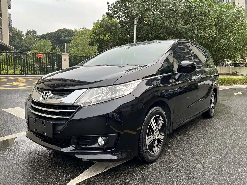 Honda Odyssey 2018 — фото 1