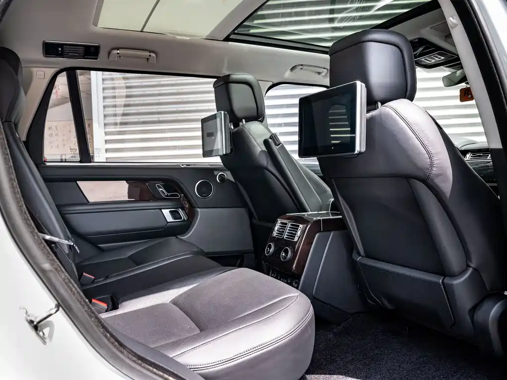 Land Rover Range Rover 2021 — фото 12