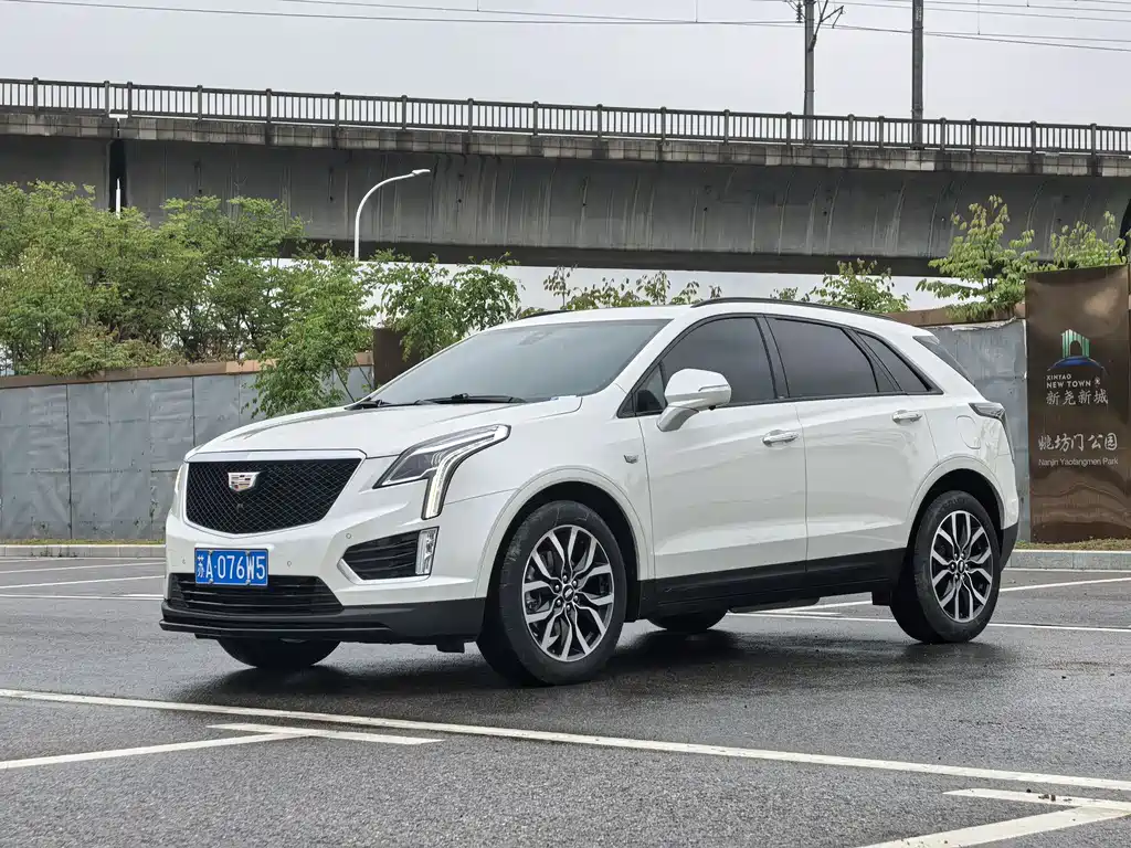 Cadillac XT5 2022 — фото 1