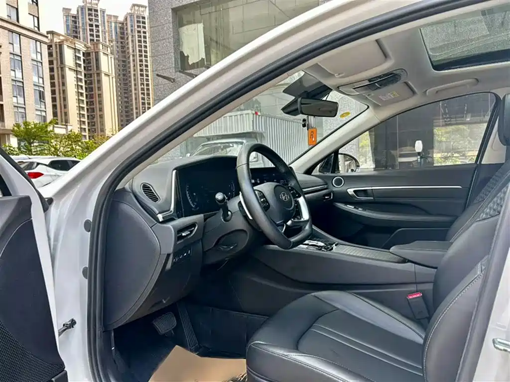 Hyundai Sonata 2020 — фото 13