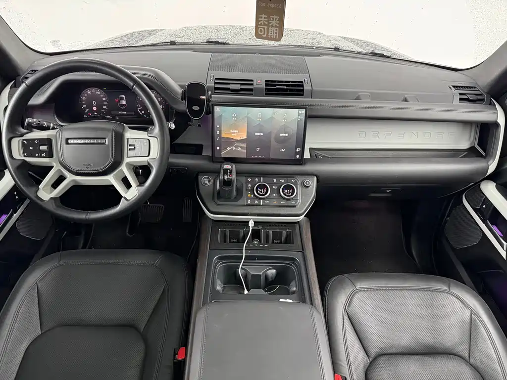 Land Rover Defender 2023 — фото 12