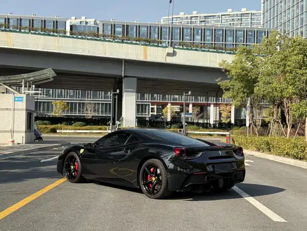 Ferrari 488 2016