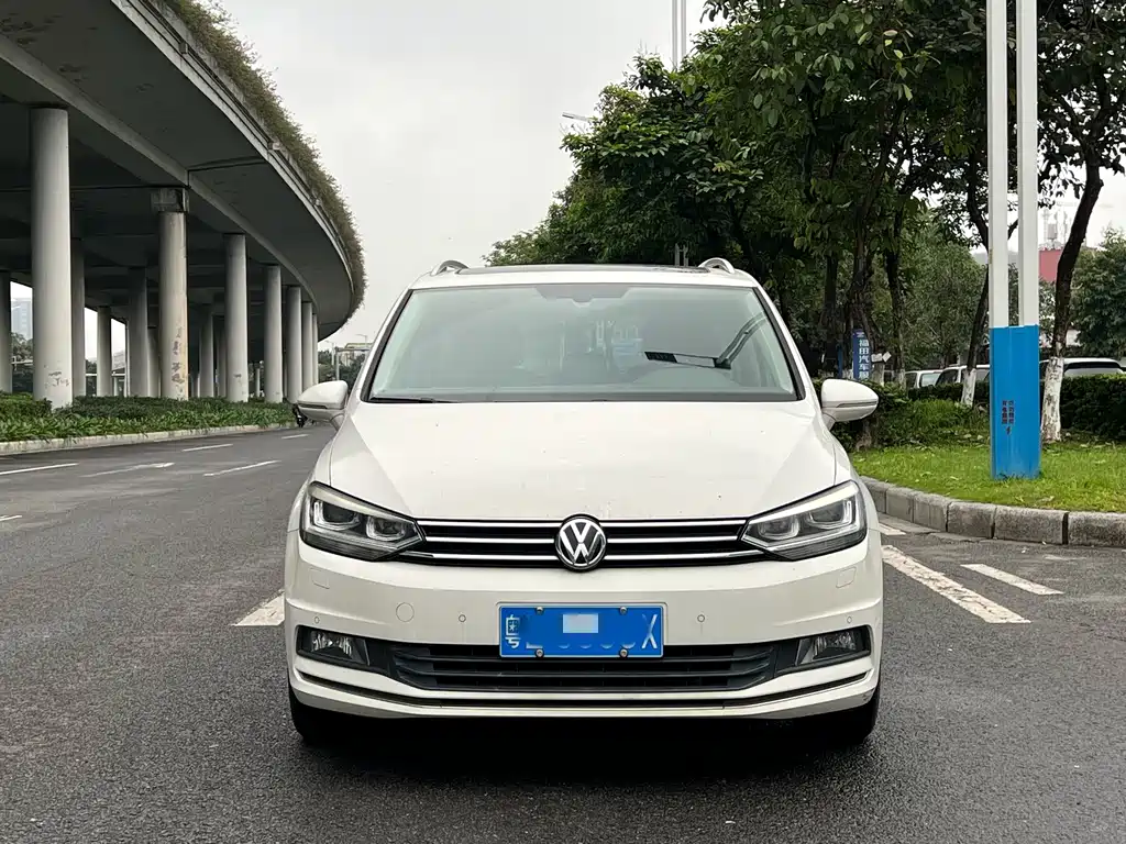 Volkswagen Touran 2016 — фото 2