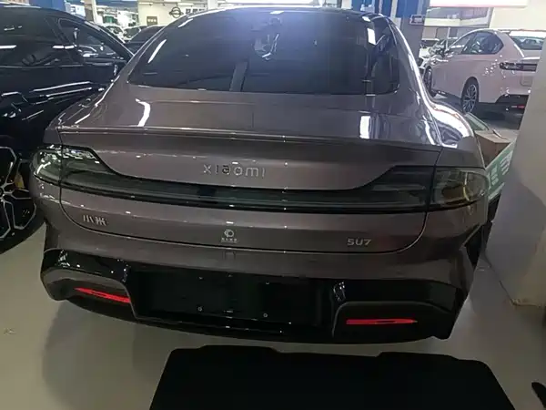 Xiaomi SU7 2025
