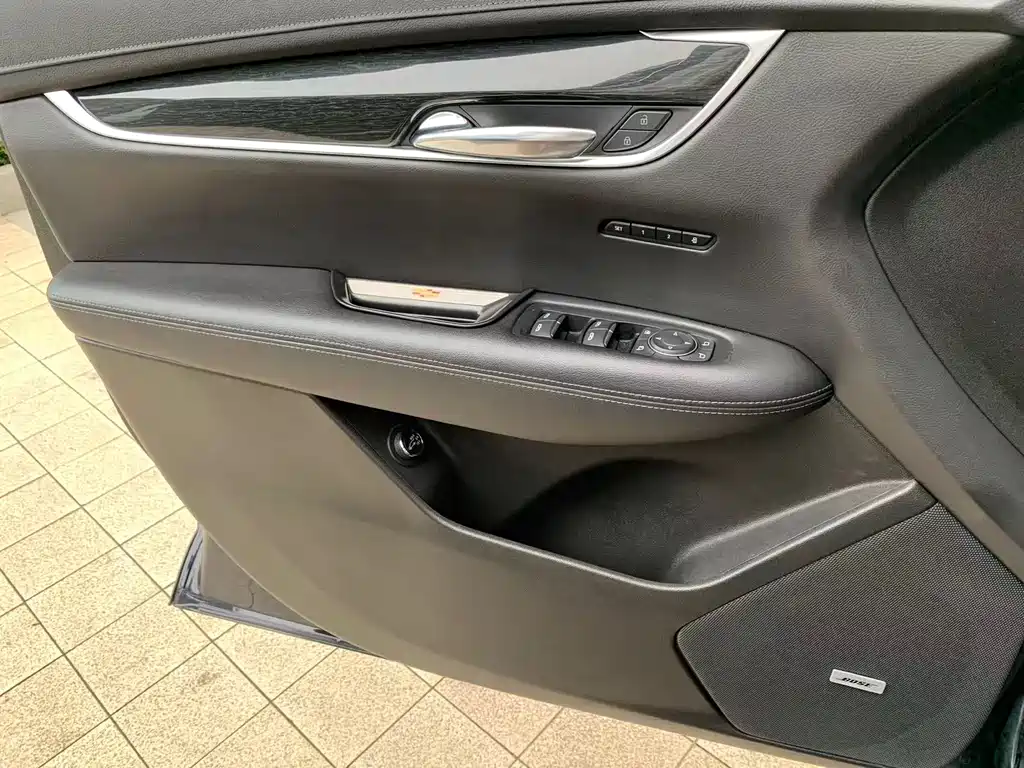 Cadillac XT5 2020 — фото 19