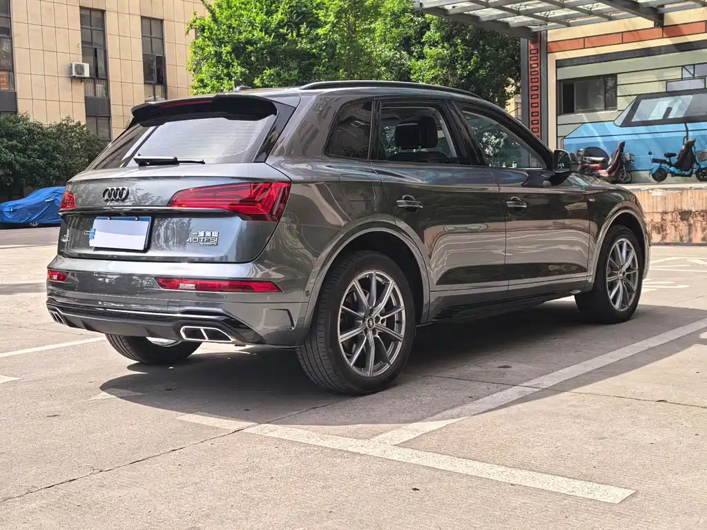 Audi Q5L 2022 — фото 15
