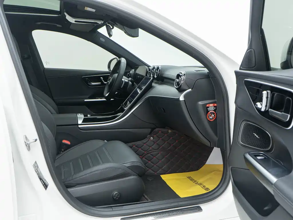 Mercedes-Benz C-Class 2023 — фото 11