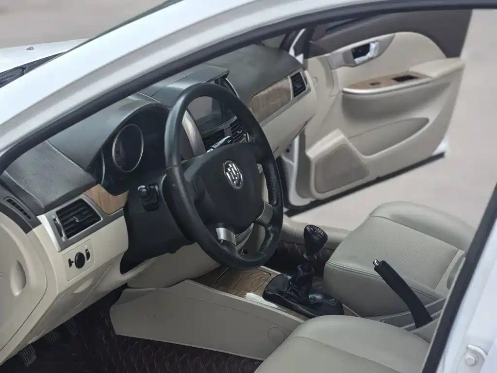 Buick Excelle 2015 — фото 10