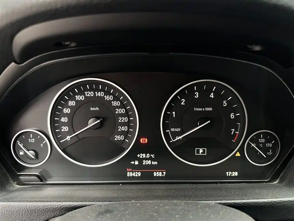 BMW 3 Series 2019 — фото 14