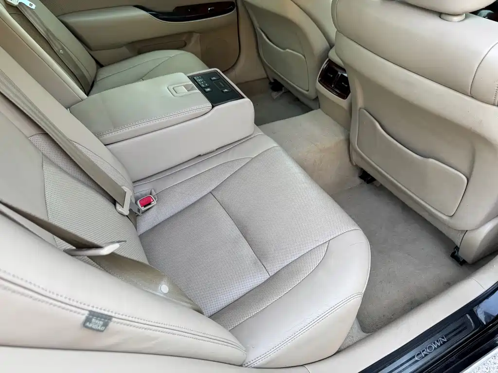 Toyota Crown 2012 — фото 10