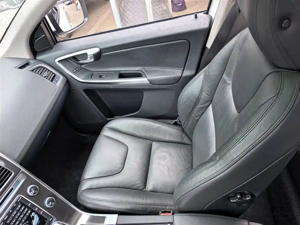Volvo XC60 2013 — фото 13