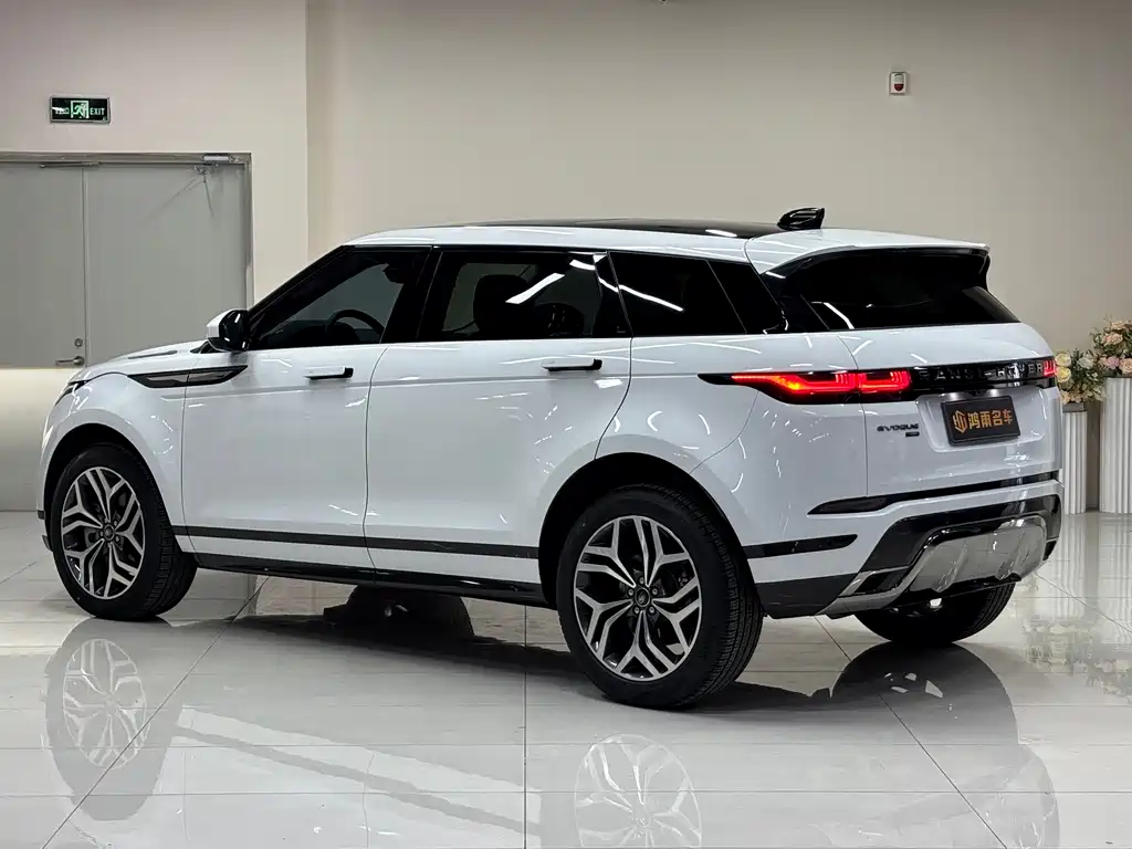Land Rover Evoque 2023 — фото 6