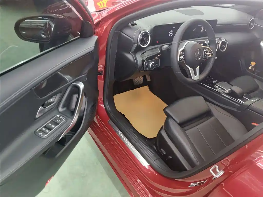 Mercedes-Benz A-Class 2022 — фото 12