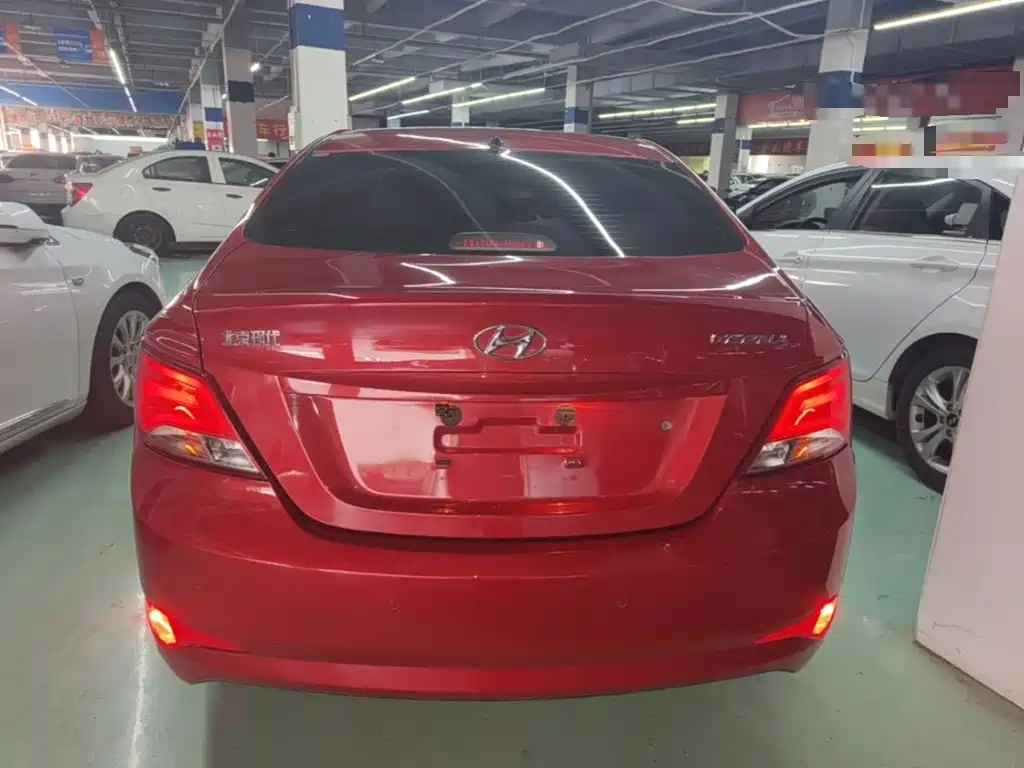Hyundai Accent 2015 — фото 6