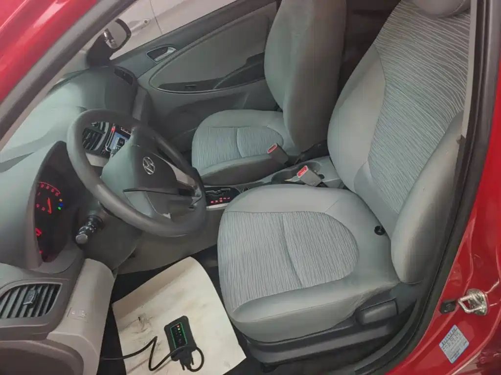 Hyundai Accent 2015 — фото 15