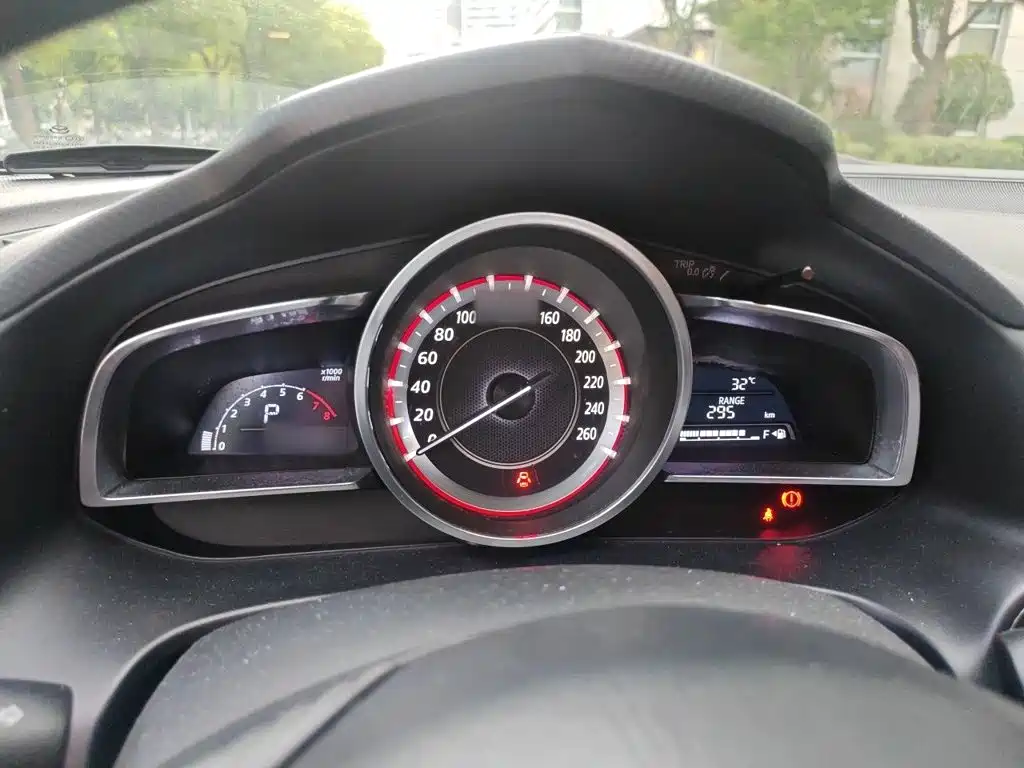 Mazda 3 Axela 2016