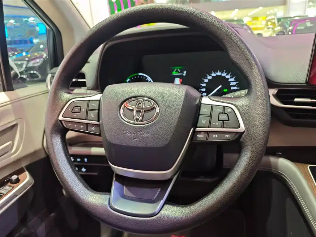 Toyota Sienna 2025 — фото 15