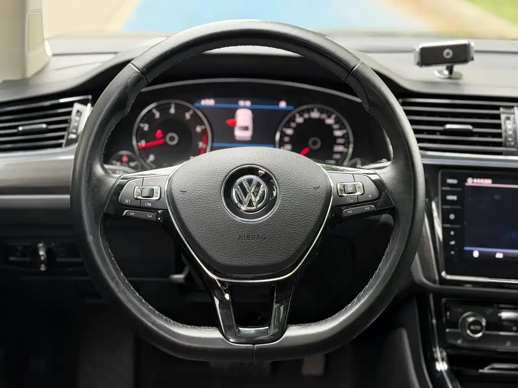 Volkswagen Phideon 2018 — фото 12