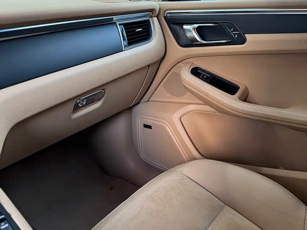 Porsche Macan 2015 — фото 10