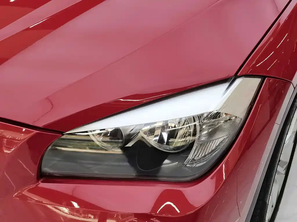 BMW X1 2014 — фото 8