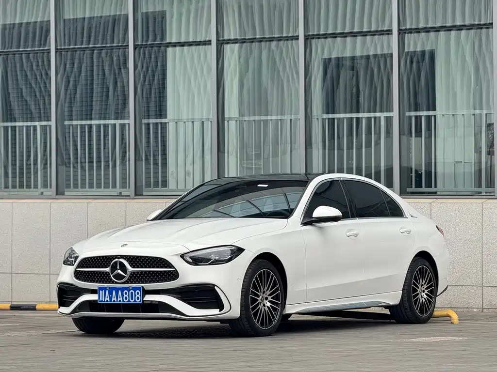 Mercedes-Benz C-Class 2024 — фото 3