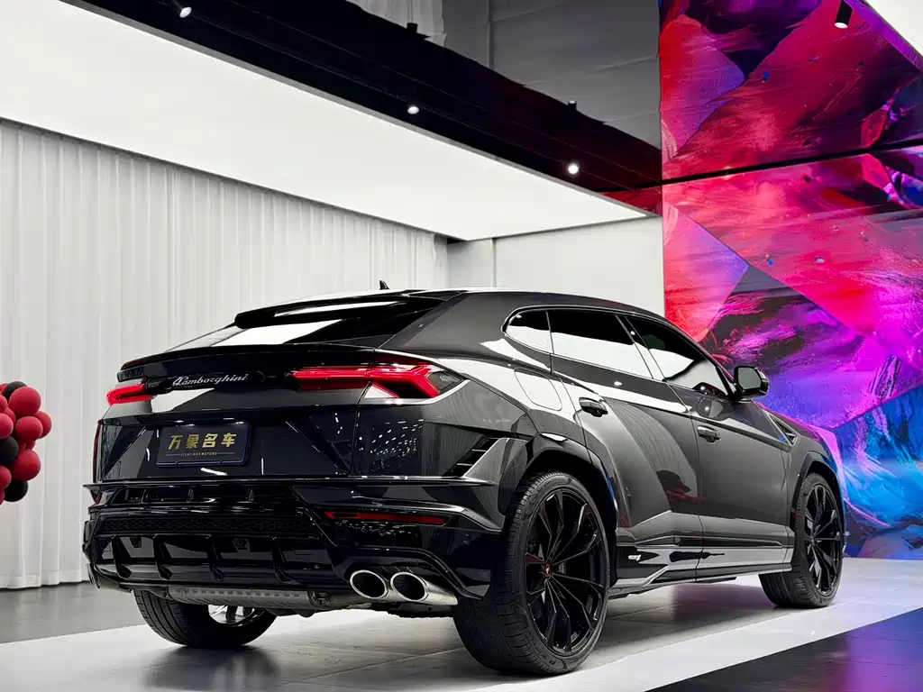 Lamborghini Urus 2024 — фото 18
