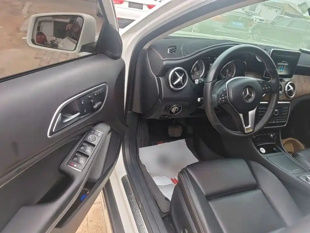 Mercedes-Benz GLA 2016 — фото 16