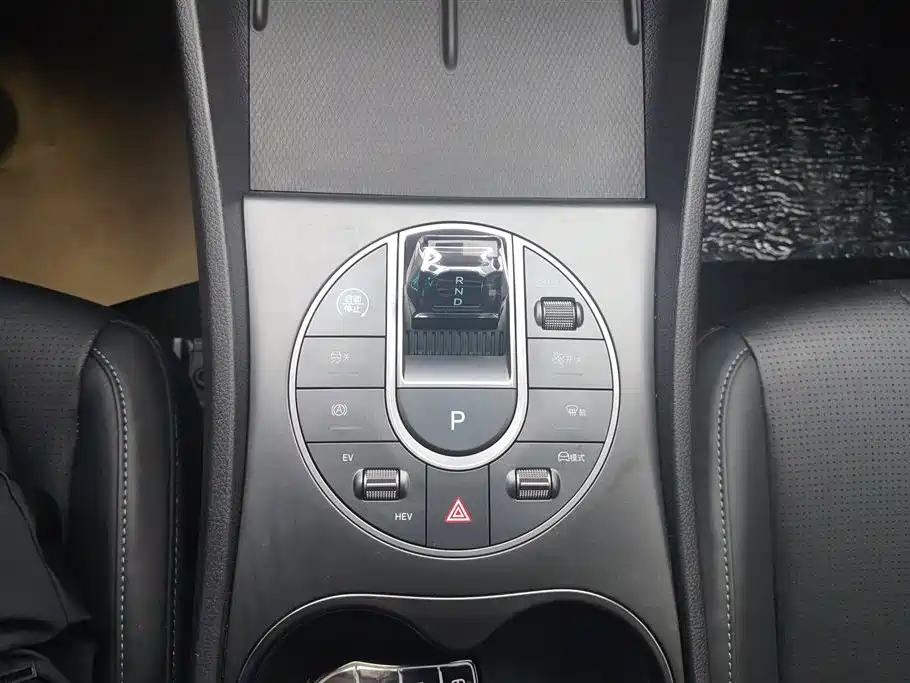 BYD Seal 05 DM-i 2025 — фото 16