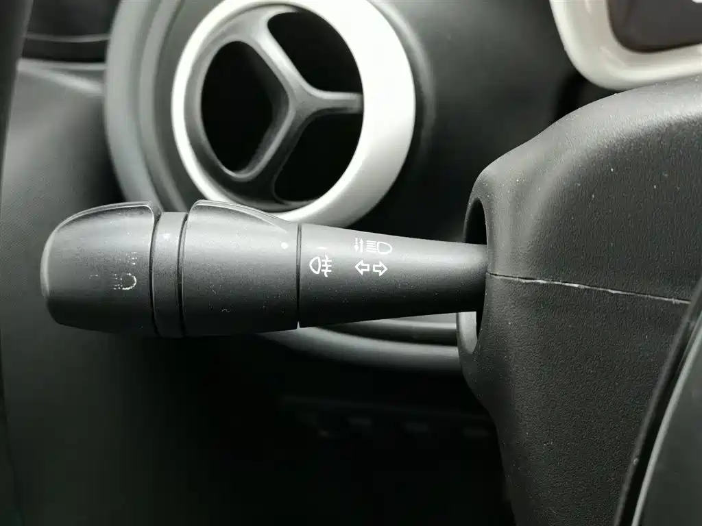 smart Fortwo 2017 — фото 21
