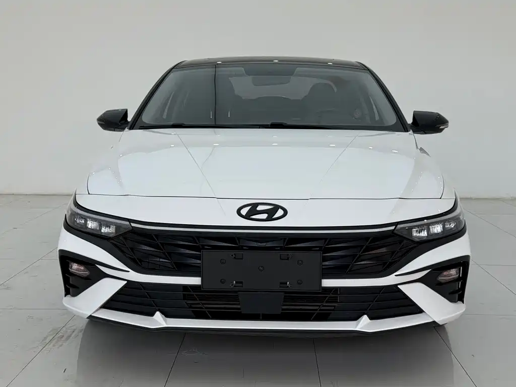 Hyundai Elantra 2024